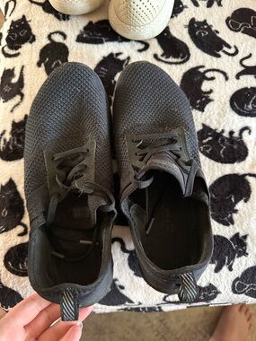 New Balance Women's Black Knit Athletic Sneakers